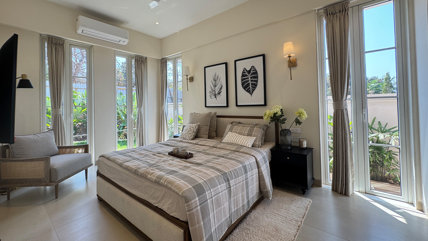 la serein powder-room view